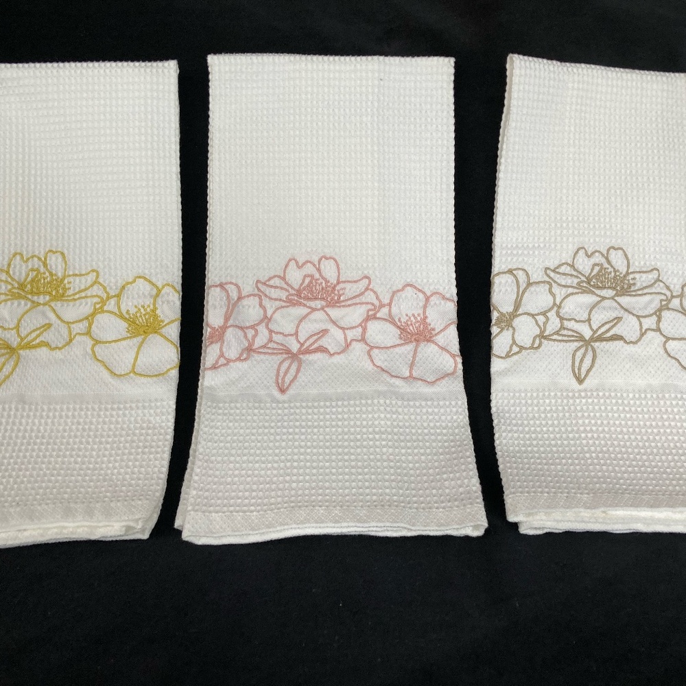 Yves Delorme Fingertip Towels - 3